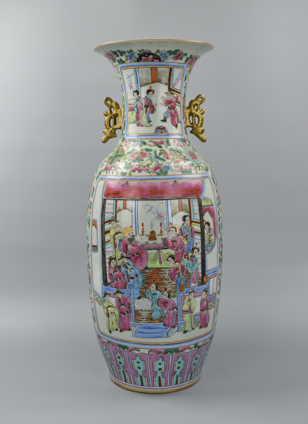 A LARGE CHINESE VASE W/ FIGURE