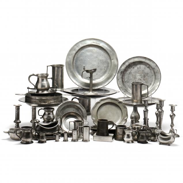 A LARGE COLLECTION OF ANTIQUE