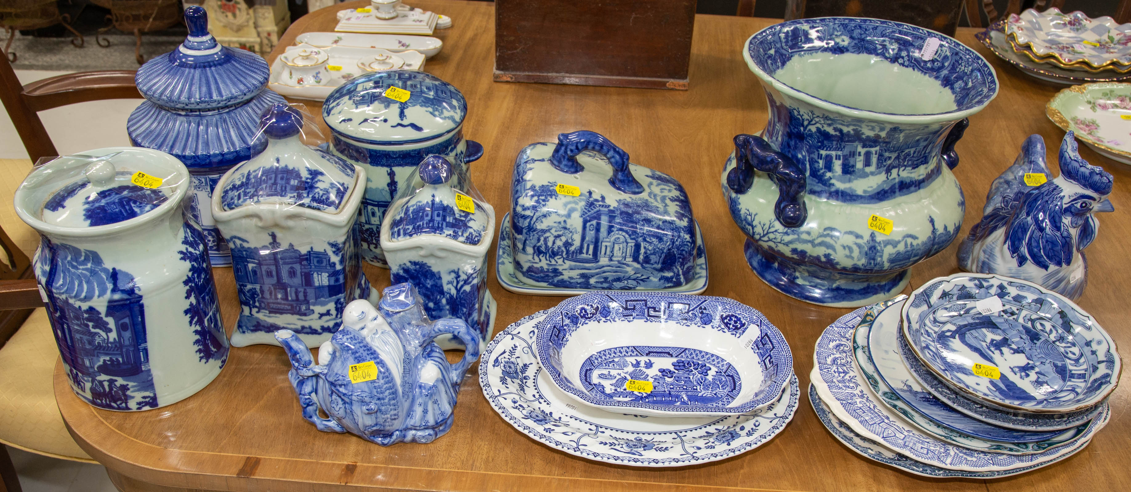 A LARGE COLLECTION OF BLUE &