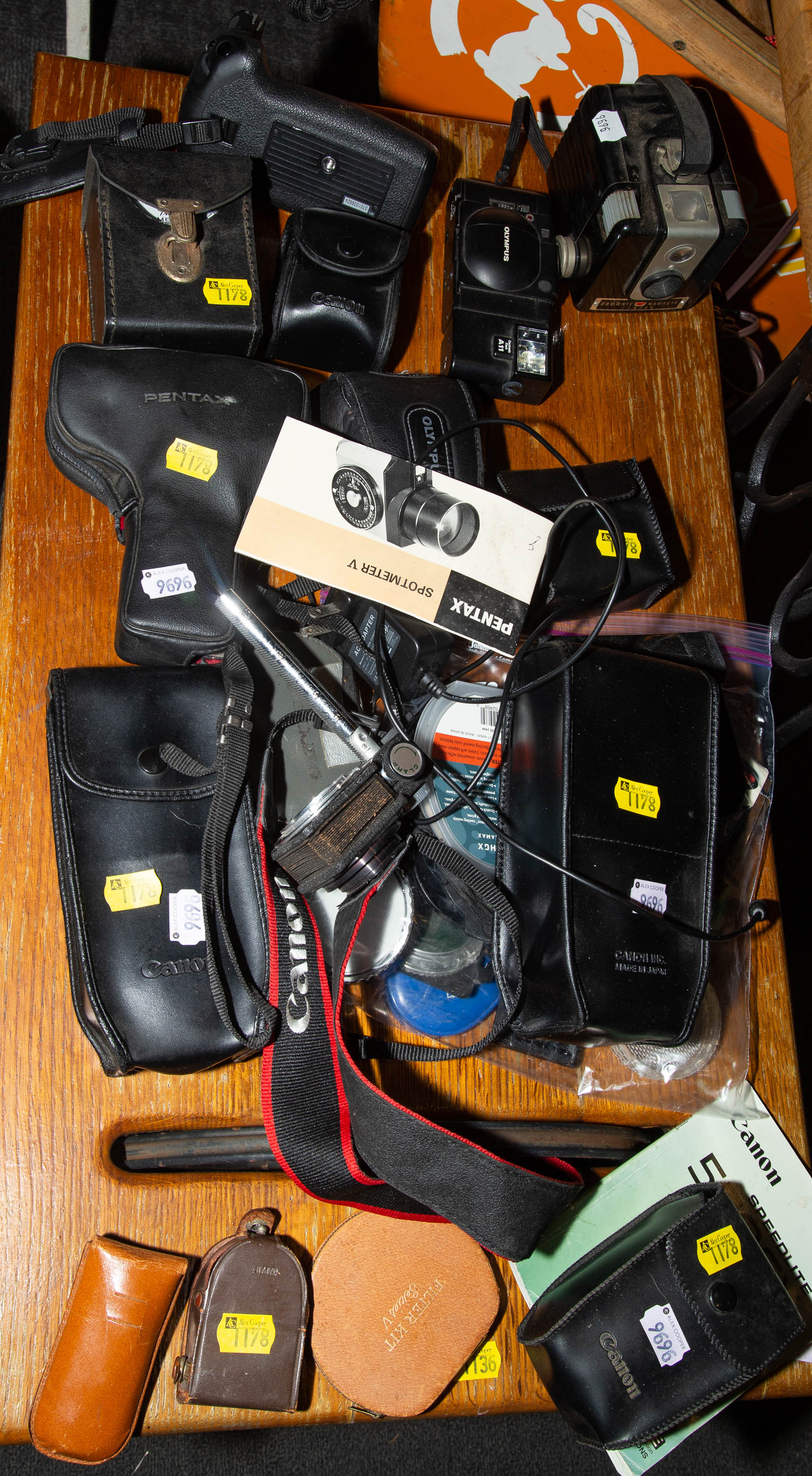 A LARGE COLLECTION OF CAMERAS &