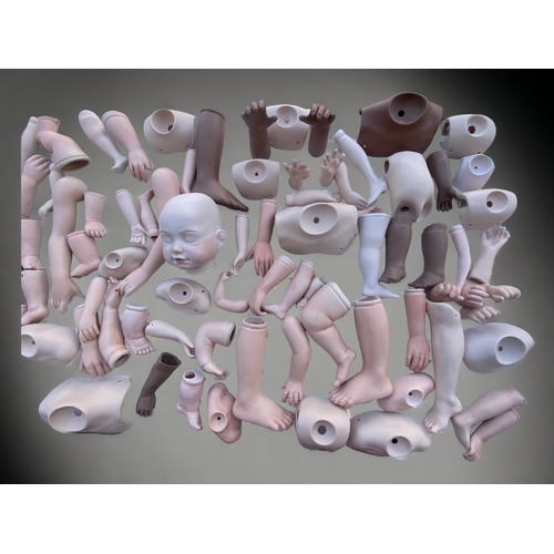 A LARGE COLLECTION OF PORCELAIN