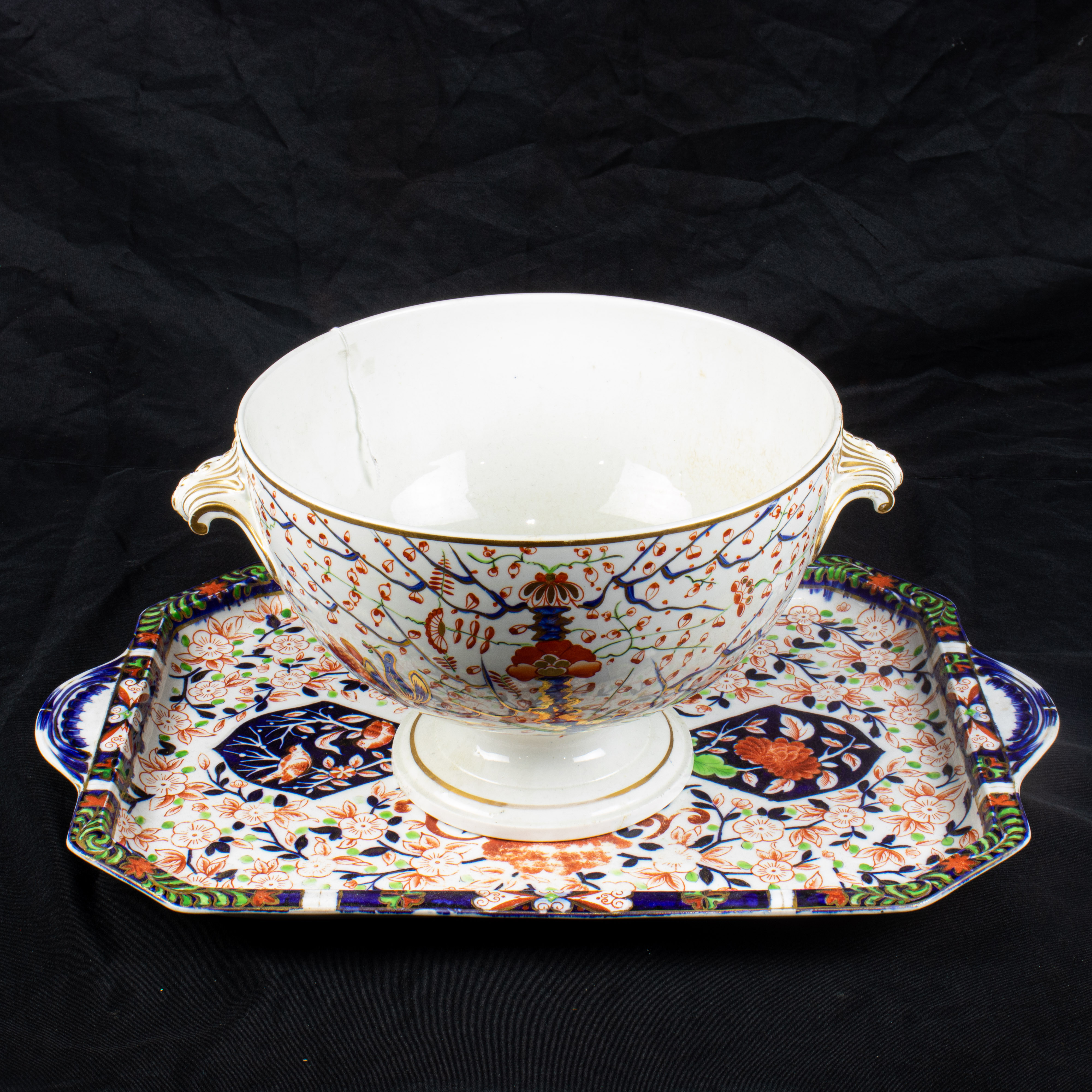 A LARGE DERBY PORCELAIN SERVING