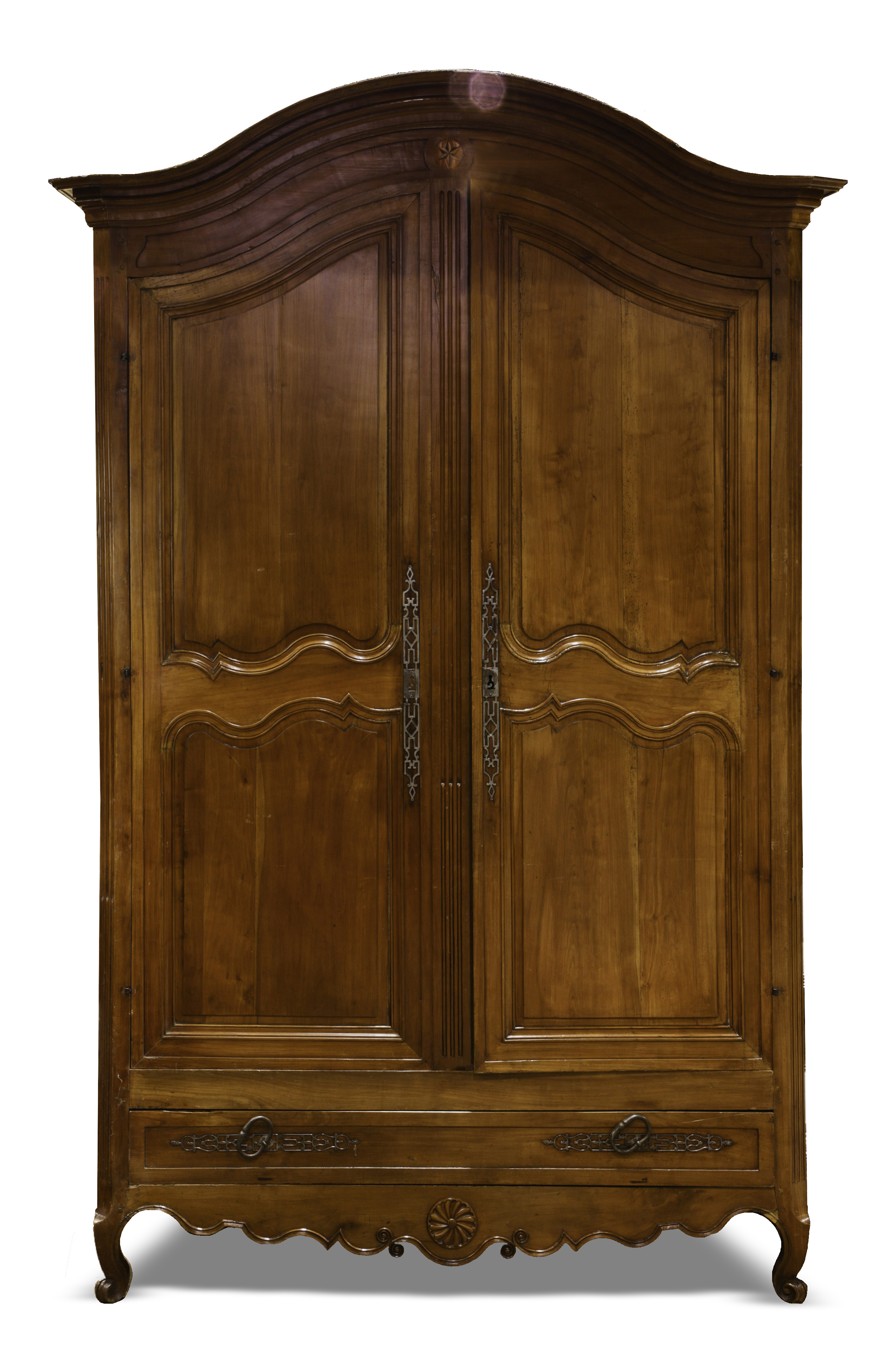 A LARGE FRENCH PROVINCIAL LINEN