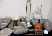 A LARGE GROUP OF ASSORTED ITEM