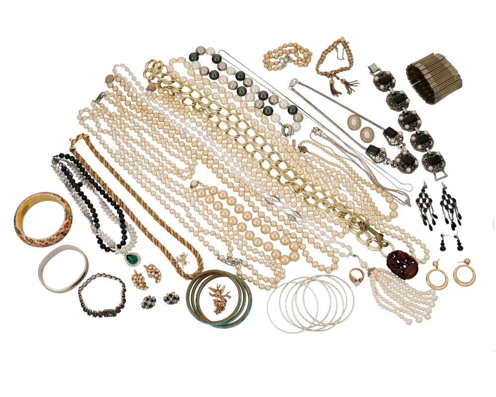 A LARGE GROUP OF COSTUME JEWELRYA