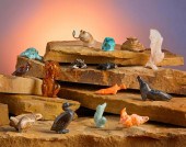 A LARGE GROUP OF ZUNI STONE FE