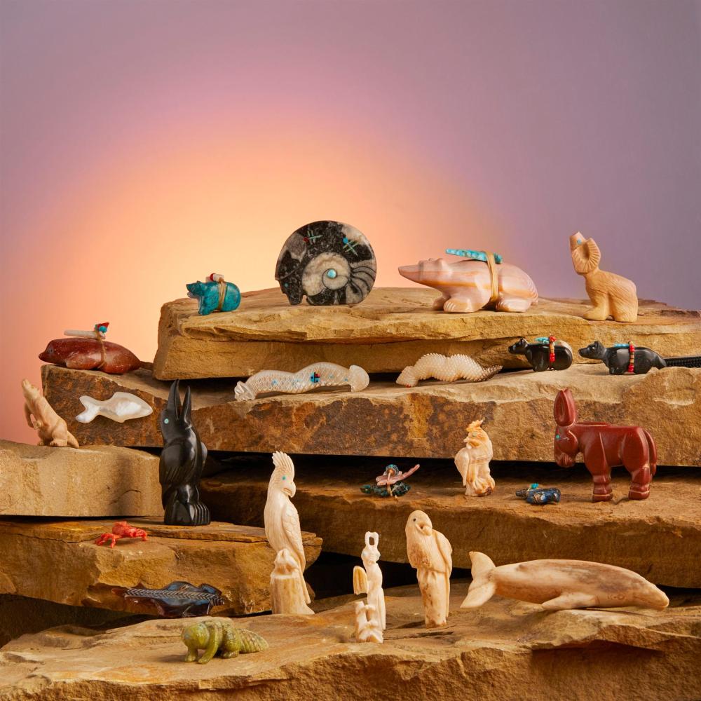 A LARGE GROUP OF ZUNI STONE