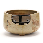 A LARGE JAPANESE CERAMIC HIBAC