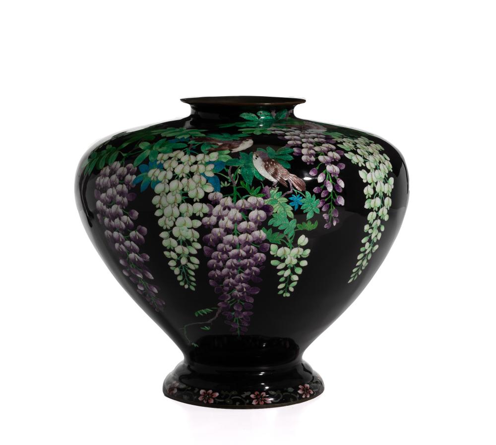 A LARGE JAPANESE CLOISONNé VASEA