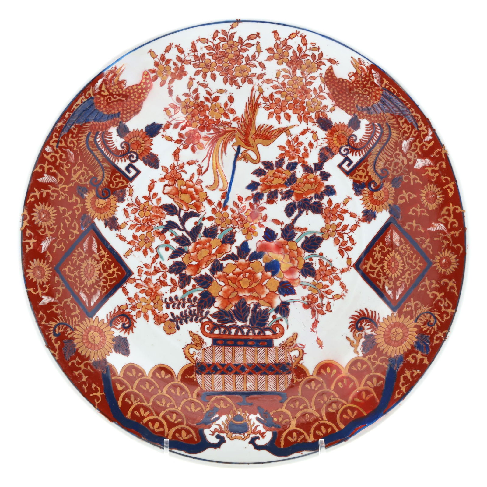 A LARGE JAPANESE IMARI PORCELAIN