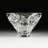 A LARGE LALIQUE CRYSTAL "VERON