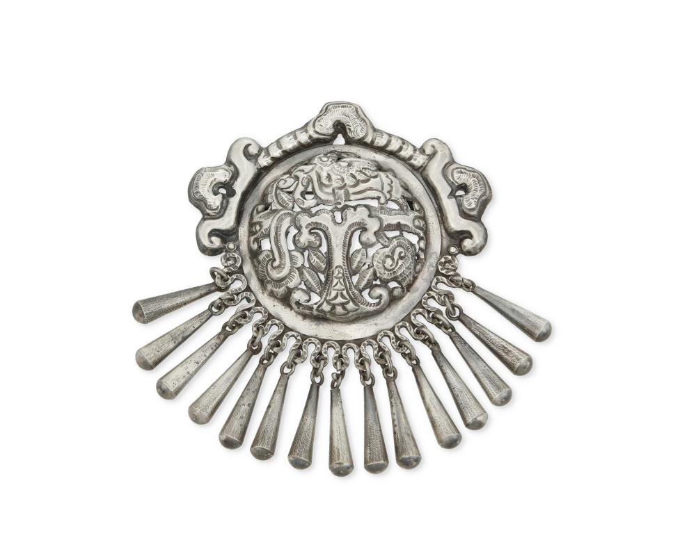A LARGE MATL SILVER BROOCHA large