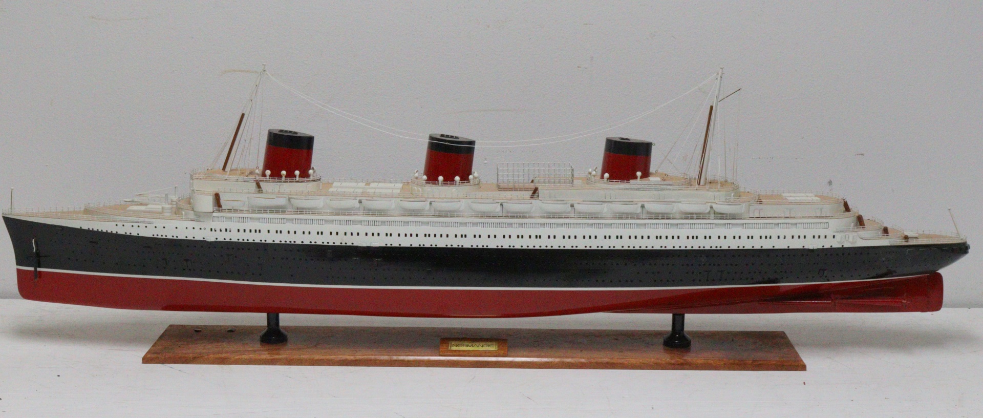 A LARGE MODEL OF THE LINER