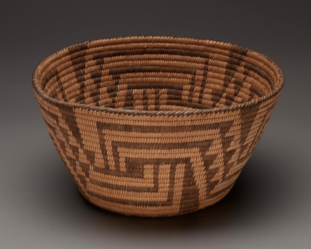 A LARGE PAPAGO BASKETA large Papago