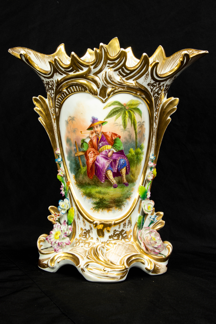 A LARGE PARIS PORCELAIN FLORAL