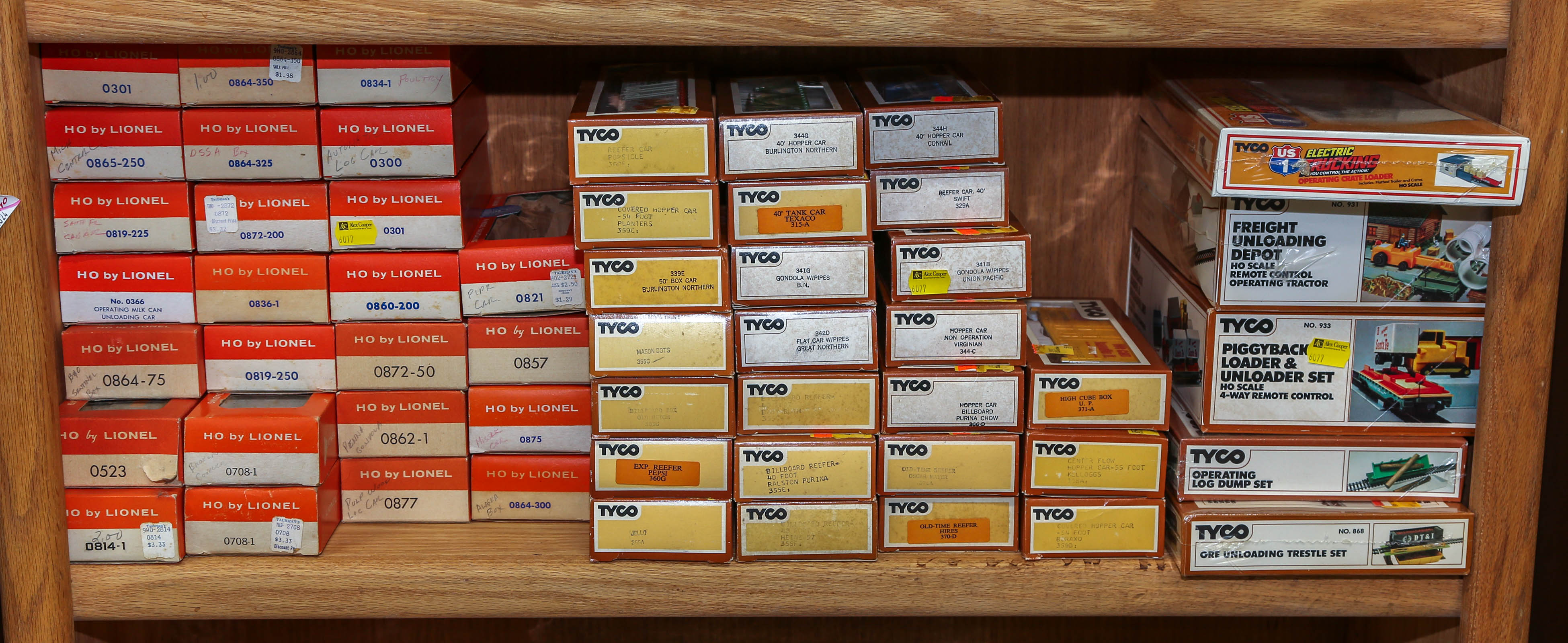 A LARGE SELECTION OF HO MODEL