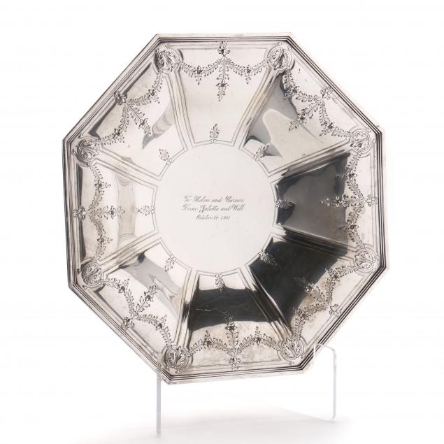 A LARGE STERLING SILVER CENTERPIECE