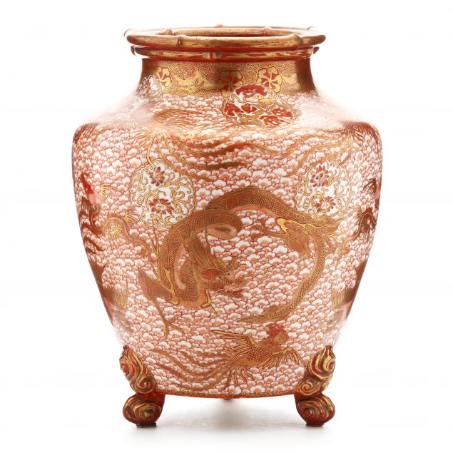 A LARGE WATANO JAPANESE KUTANI VASE