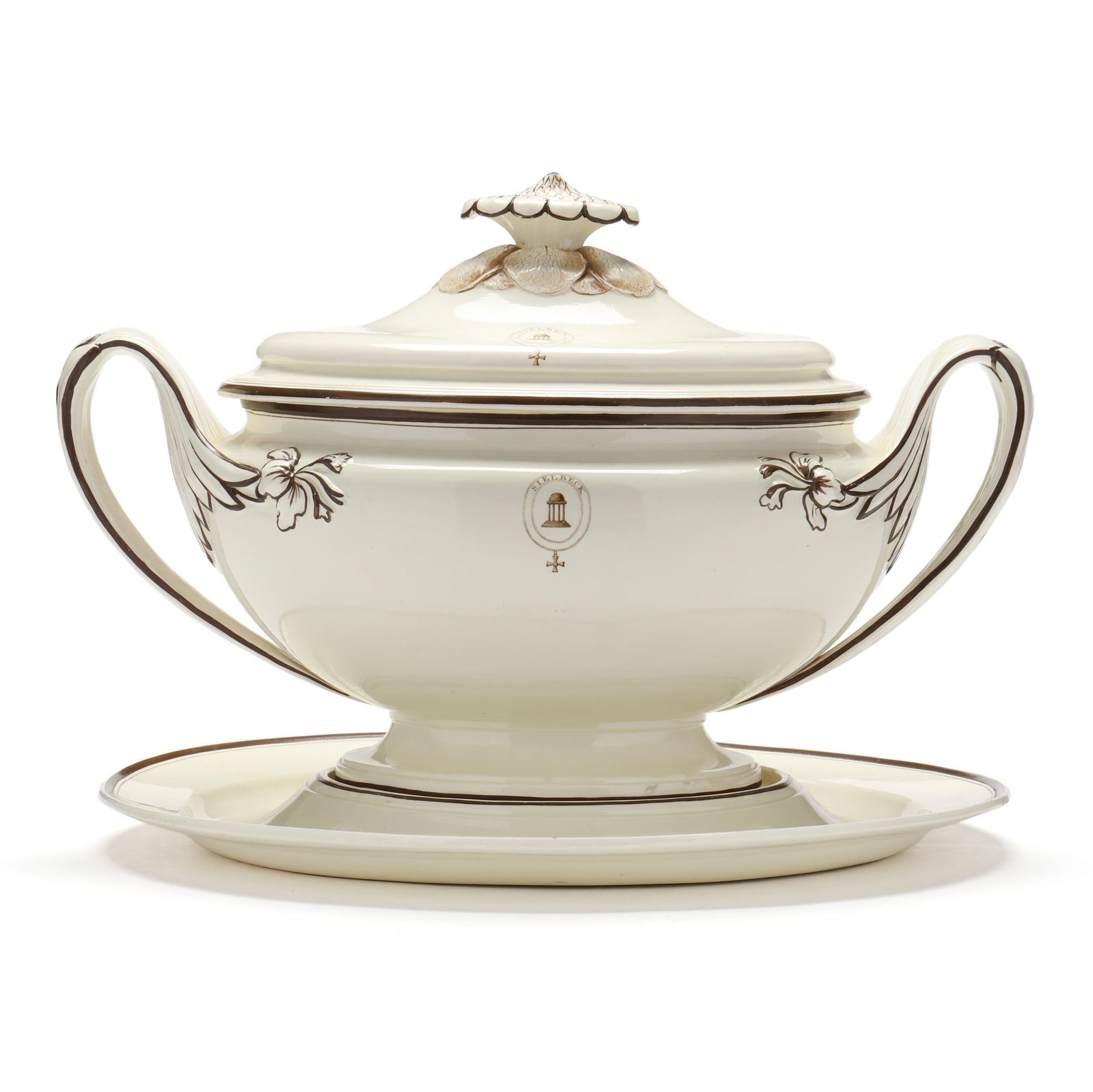 A LARGE WEDGWOOD ARMORIAL COVERED