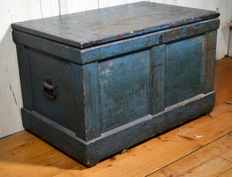 A late 19th C. pine tool box in old