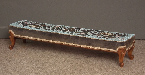 A late Victorian walnut fender