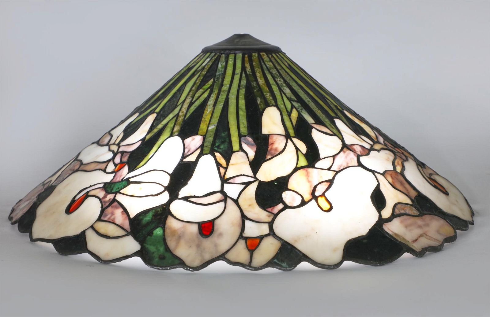 A LEADED COLORED SLAG GLASS CALA