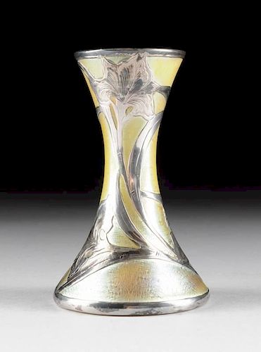 A LOETZ "SILBERIRIS II" ART GLASS