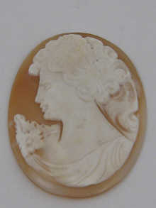 A loose carved shell cameo