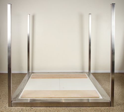 A LORIN MARSH KING SIZE IRON BEDA