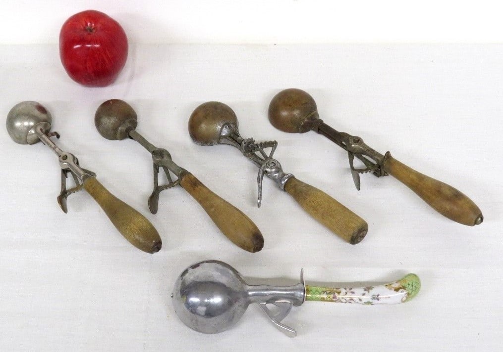 A LOT OF 5 ANTIQUE ICE CREAM SCOOPS