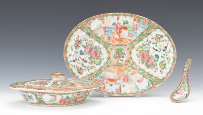 A lot of Rose Medallion Serving