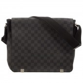 A LOUIS VUITTON DAMIER GRAPHIT