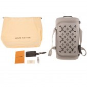 A LOUIS VUITTON HORIZON SOFT 5
