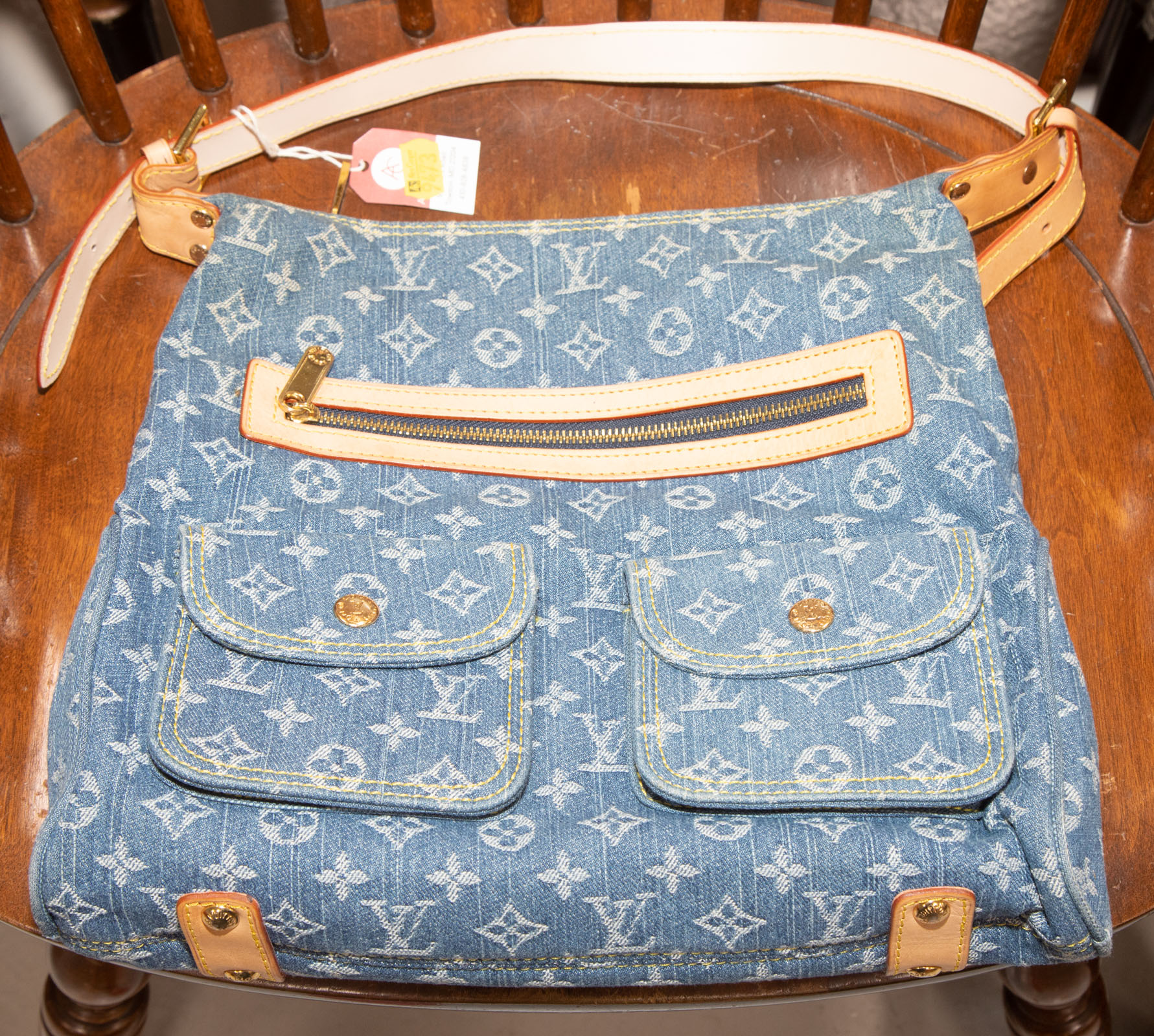 A LOUIS VUITTON INSPIRED HANDBAG
