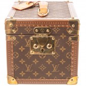 A LOUIS VUITTON MONOGRAM BOIE