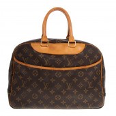 A LOUIS VUITTON MONOGRAM DEAUV