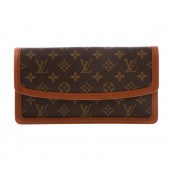 A LOUIS VUITTON MONOGRAM POCHE