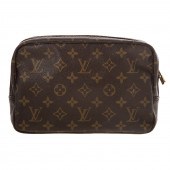 A LOUIS VUITTON MONOGRAM TOILE