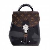 A LOUIS VUITTON PATENT HOT SPR