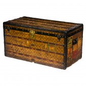 A LOUIS VUITTON STEAMER TRUNK
