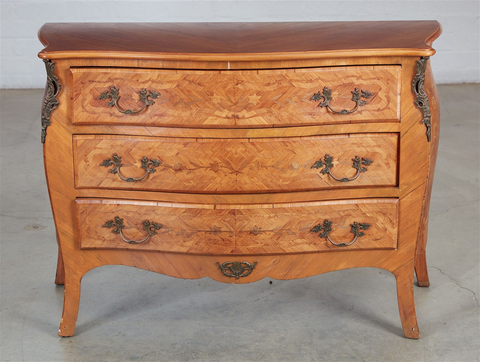 A LOUIS XV STYLE MARQUETRY INLAID