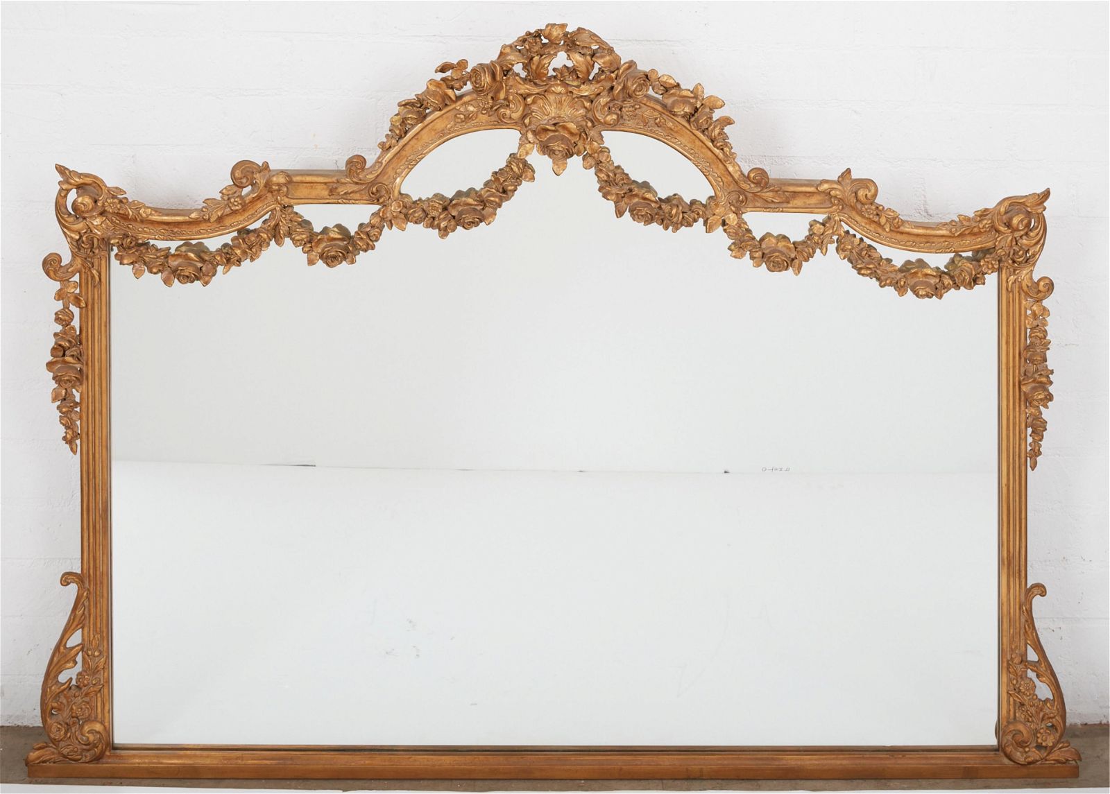 A LOUIS XVI STYLE GILTWOOD