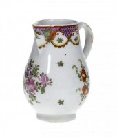 A LOWESTOFT SPARROW BEAK JUG<b
