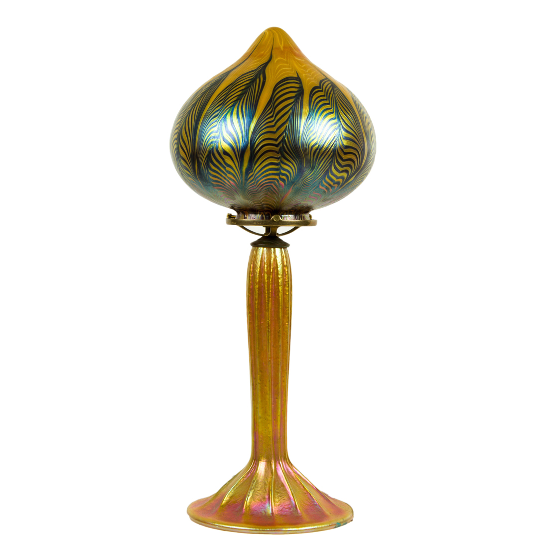 A LUNDBERG STUDIOS IRIDESCENT ART