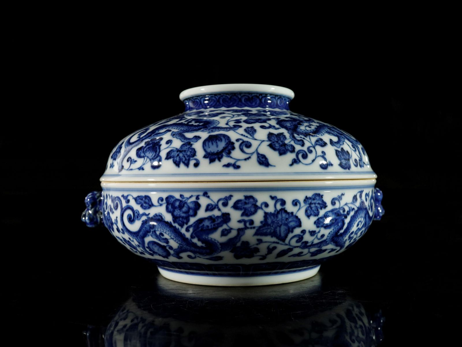 A MAGNIFICENT BLUE AND WHITE
