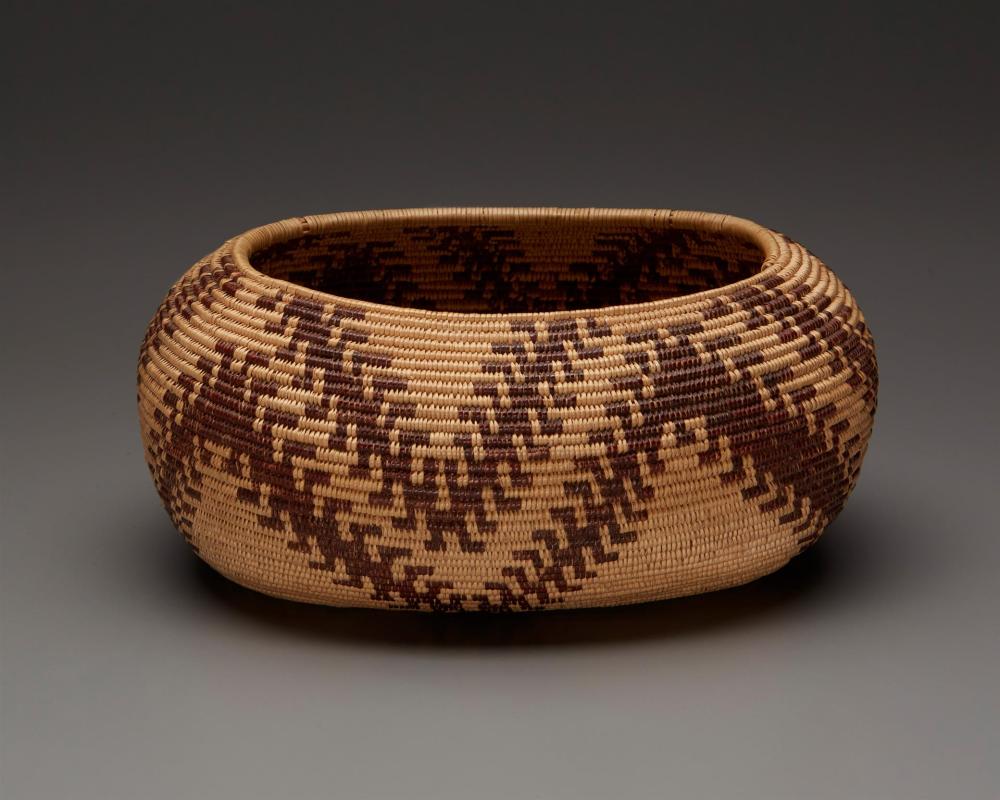 A MAIDU BASKETA Maidu basket, 