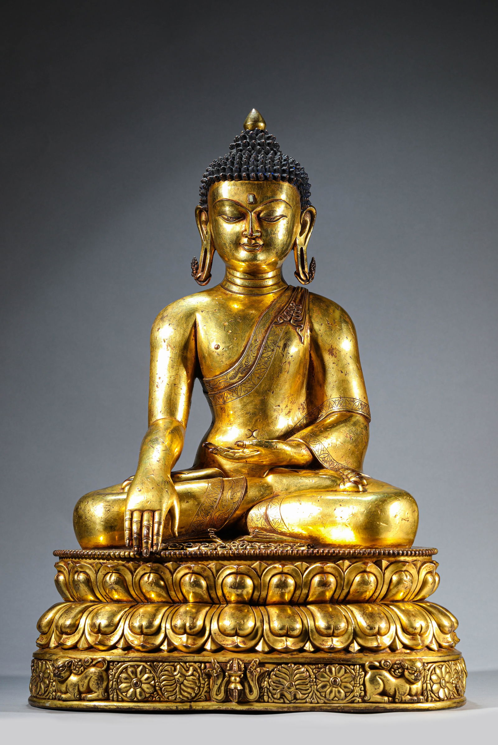 A MALA EMPIRE STYLE SHAKYAMUNI