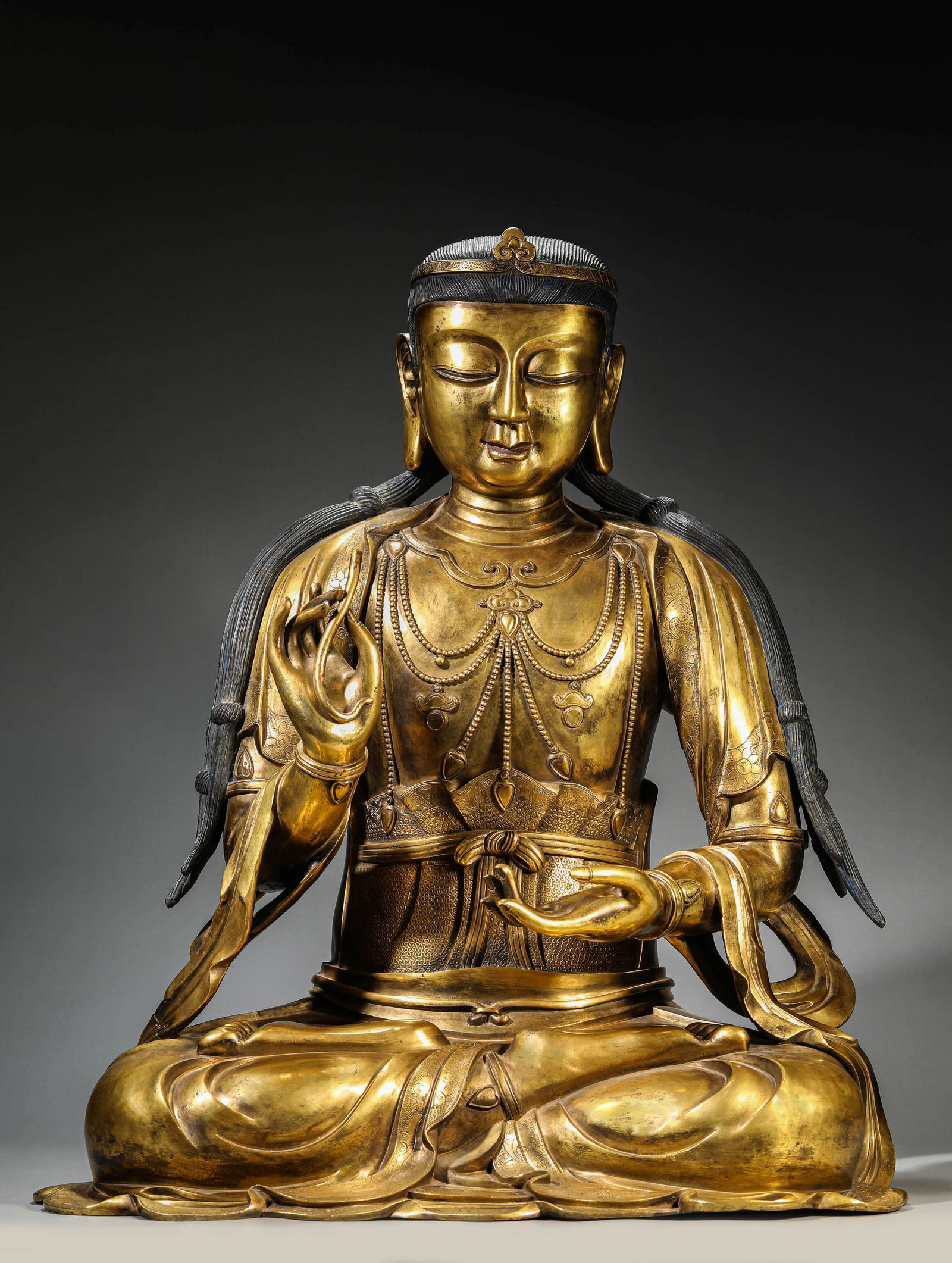 A MALE-LIKENESS GUANYIN BODHISATTVA
