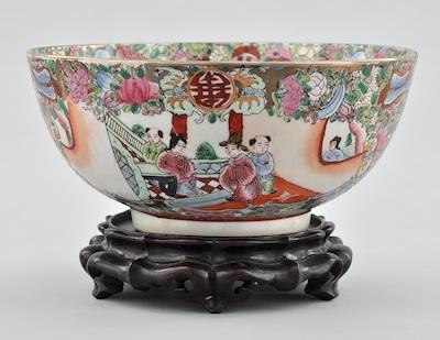 A Mandarin Rose Medallion Bowl on