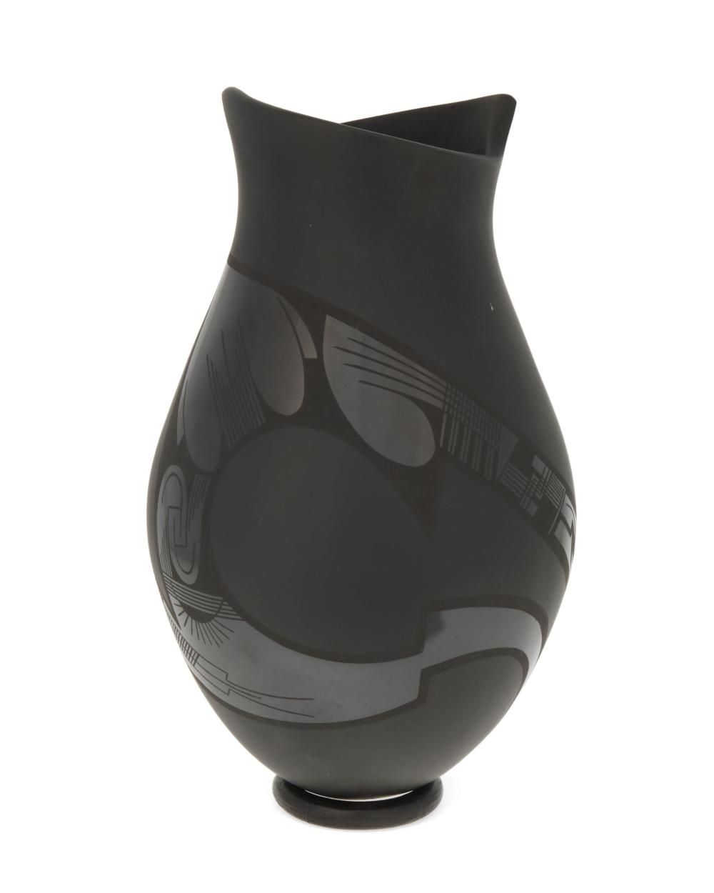 A MATA ORTIZ BLACKWARE POTTERY